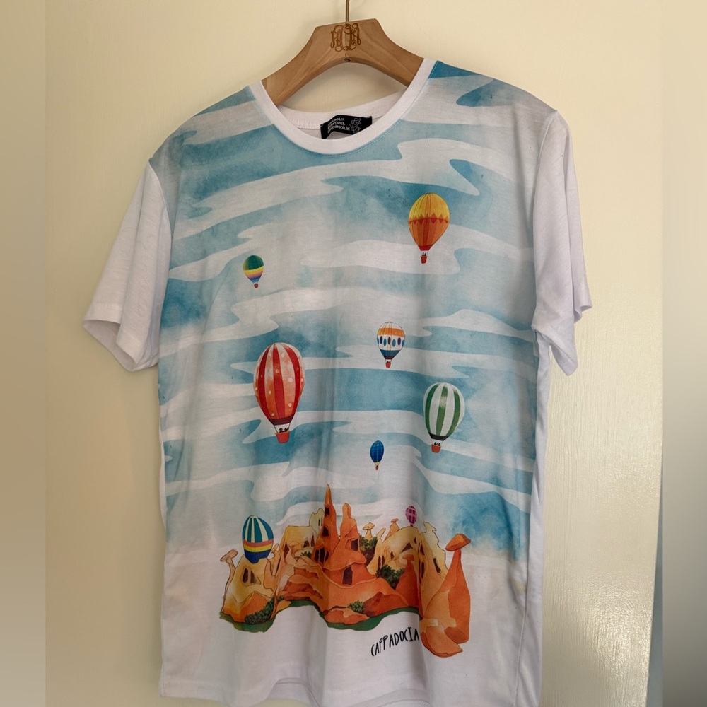 Cappadocia Hot Air Balloon T-Shirt, NWOT